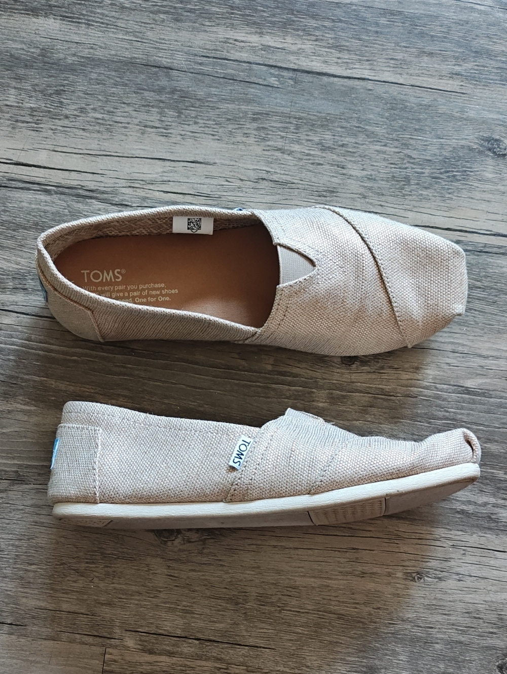 Toms Slip On Shoe. Size 9